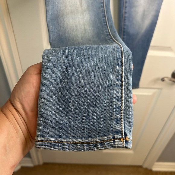 👖”American Eagle” Ladies Blue Super Stretch Skinny Jeans with Subtle Whiskering💙 - Picture 4 of 15